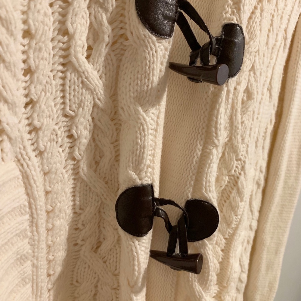 SWEATER !! - Picture 3 of 3